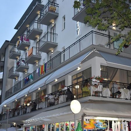 Lively Hotel Bellaria-Igea Marina Exteriör bild