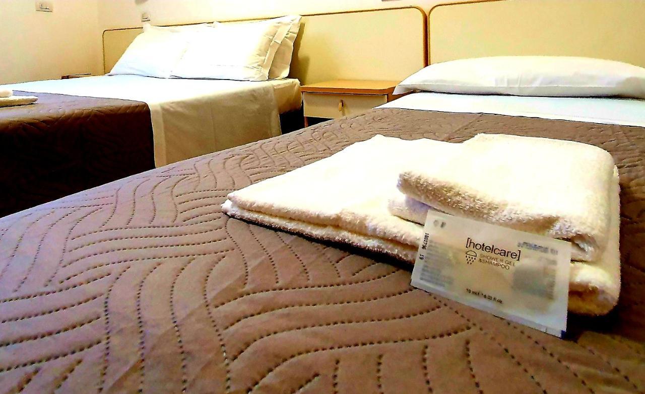 Lively Hotel Bellaria-Igea Marina Exteriör bild