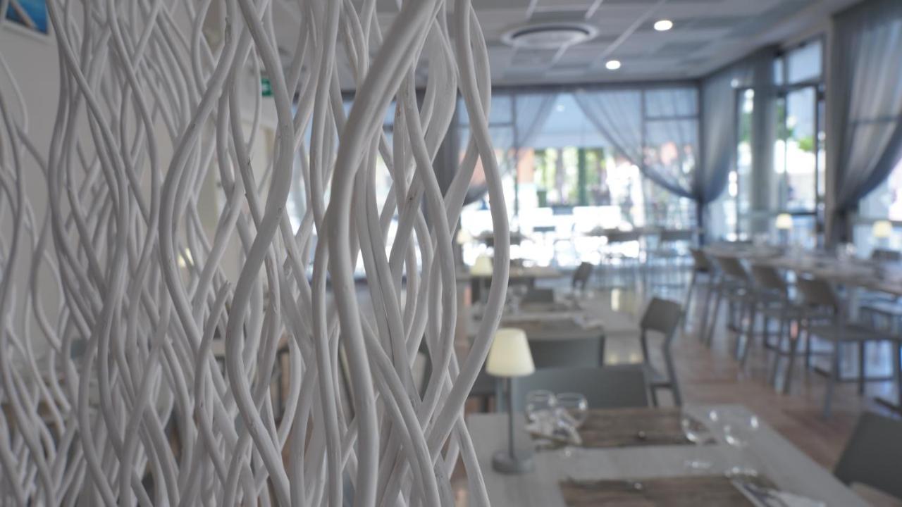 Lively Hotel Bellaria-Igea Marina Exteriör bild