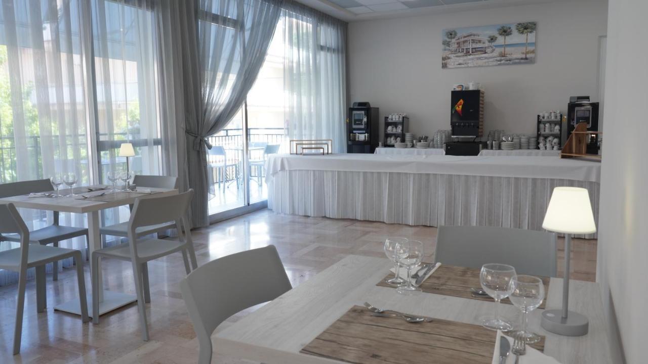 Lively Hotel Bellaria-Igea Marina Exteriör bild