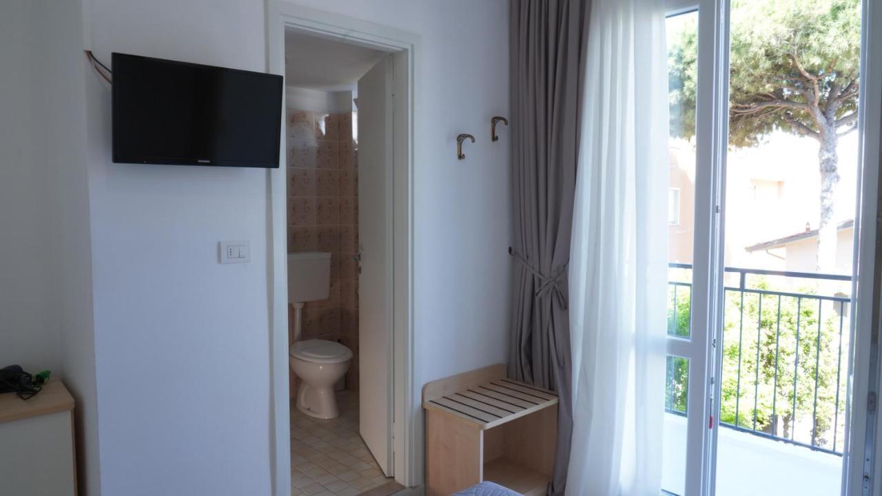 Lively Hotel Bellaria-Igea Marina Exteriör bild