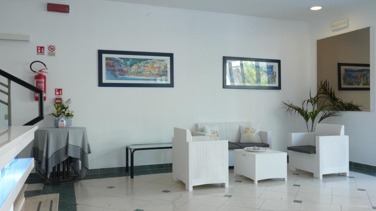 Lively Hotel Bellaria-Igea Marina Exteriör bild